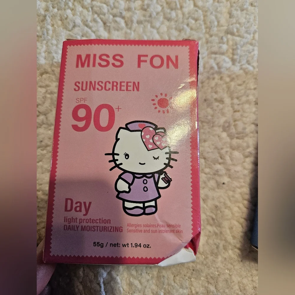 Miss Fon Sunscreen Set with Sanrio Design